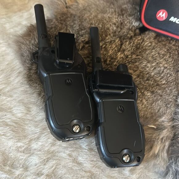Motorola Talkabout 2 way radios (7003) - Picture 4 of 6